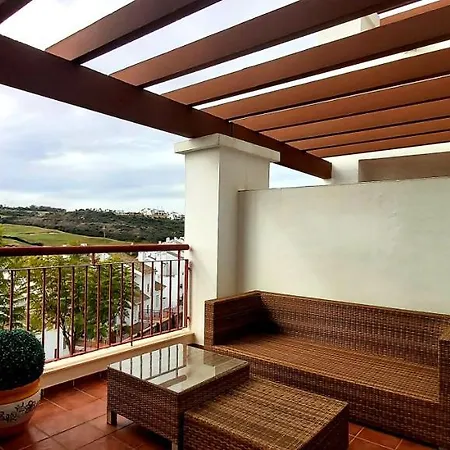 Apartment Lets In The Sun Nueva